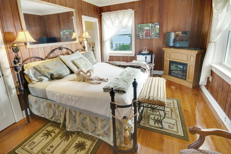 Beachfront Bed & Breakfast