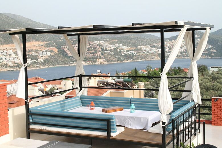 Lizo Hotel