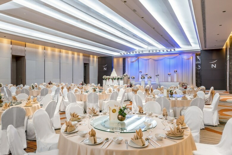 Novotel Phuket City Phokeethra Hotel