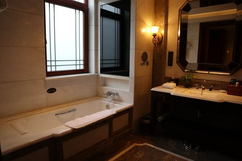 Shanghai Donghu Hotel