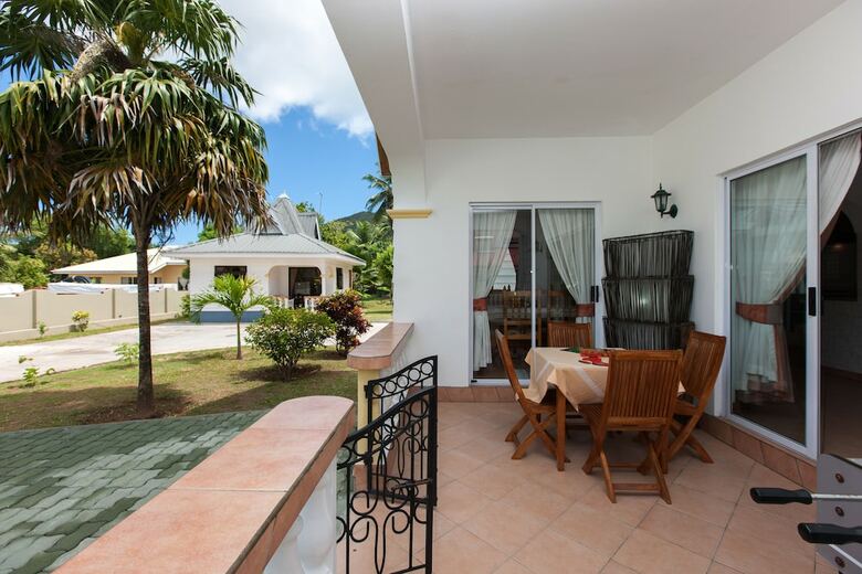 Villa Aya