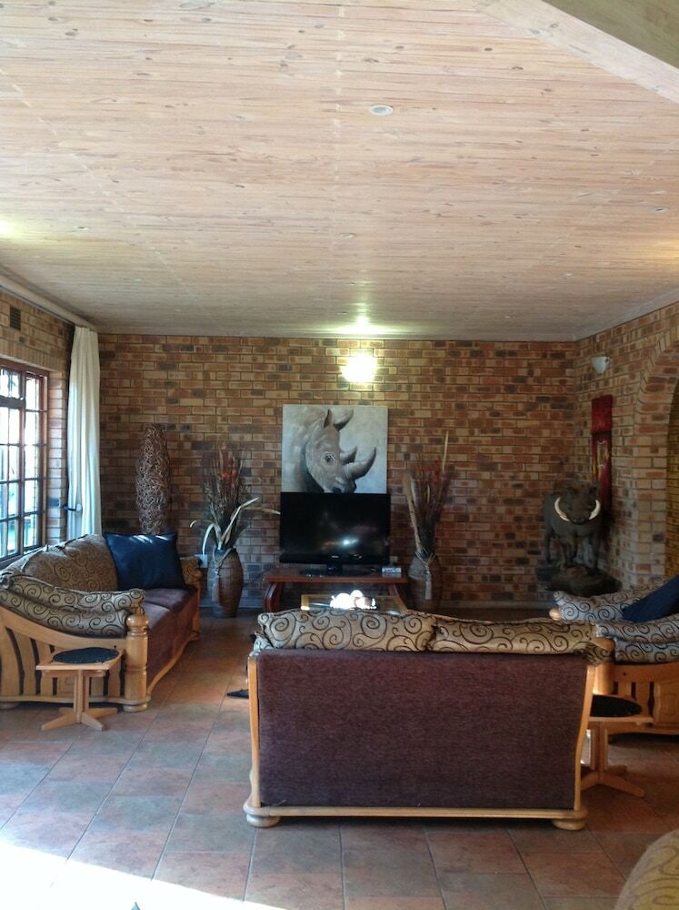 Hotel Rhino Coast Guest House