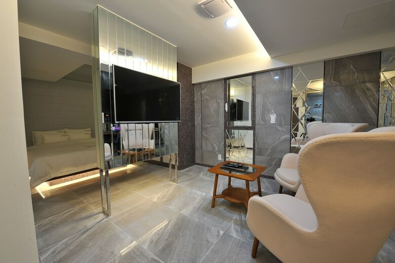 Hotel The Grang Nampo (Fromerly Ytt)