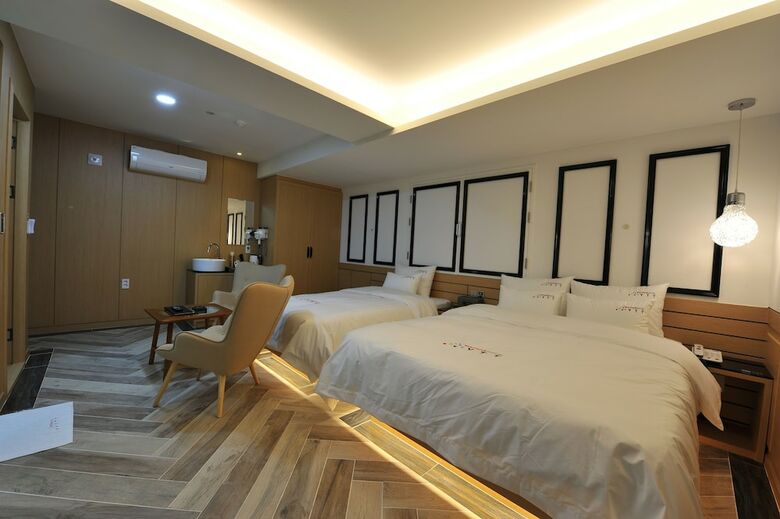 Hotel The Grang Nampo (Fromerly Ytt)