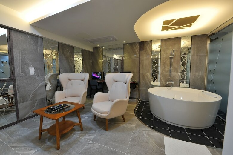 Hotel The Grang Nampo (Fromerly Ytt)