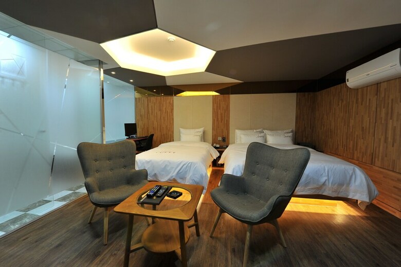 Hotel The Grang Nampo (Fromerly Ytt)