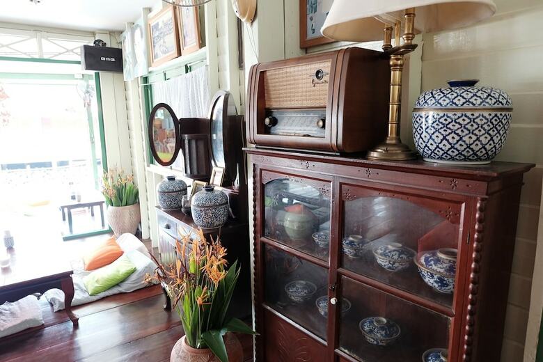 Hotel Baanrak Amphawa Homestay
