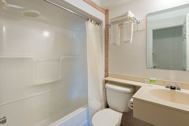 Hotel Leelas Villa Inn Flesherton