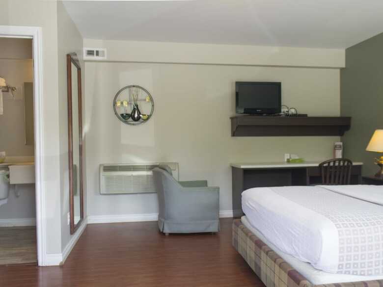 Hotel Leelas Villa Inn Flesherton