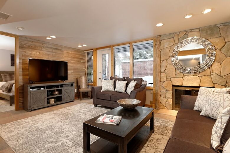 Fifth Avenue Condominiums By Frias