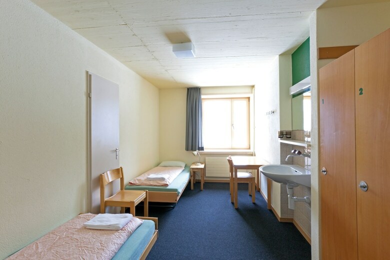 Hostal Youth Hostel St. Moritz