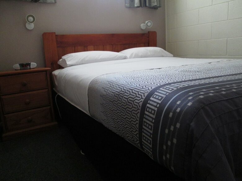 Colonial Motel