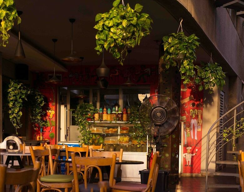 Urbano Hotel By Roots