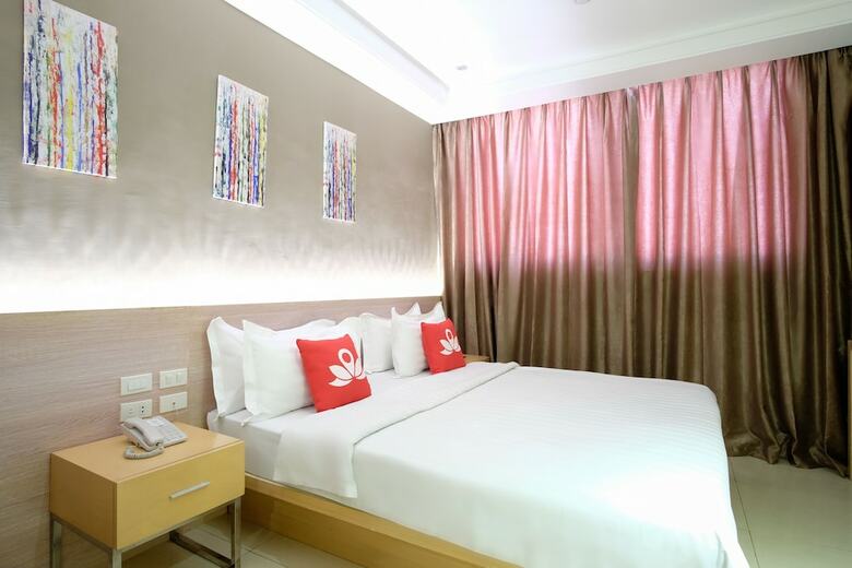 Zen Premium Dela Chambre Hotel Manila
