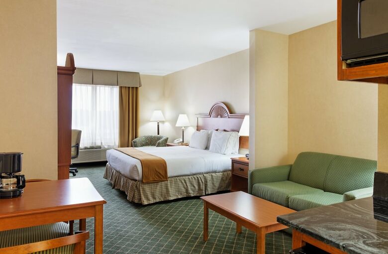 Holiday Inn Express Hotel & Suites Sylacauga