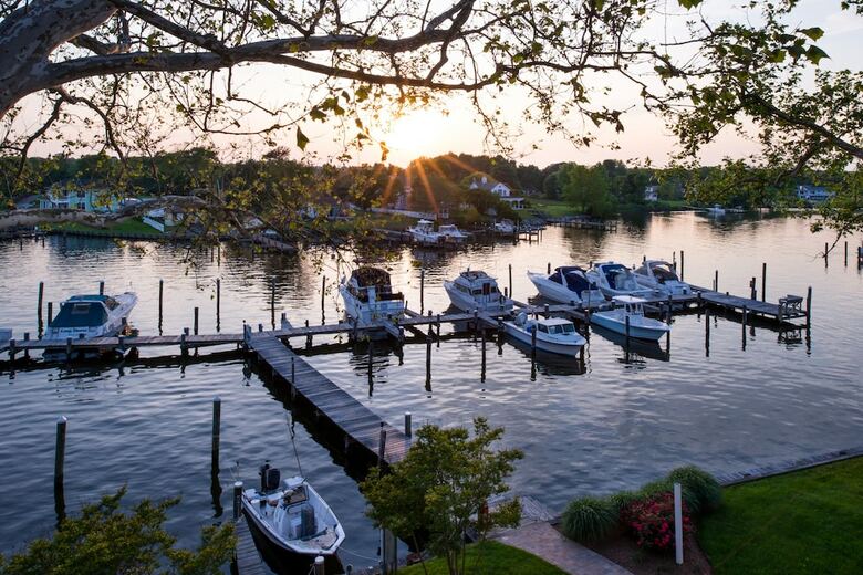Hotel Anchored Inn At Hidden Harbour Marina