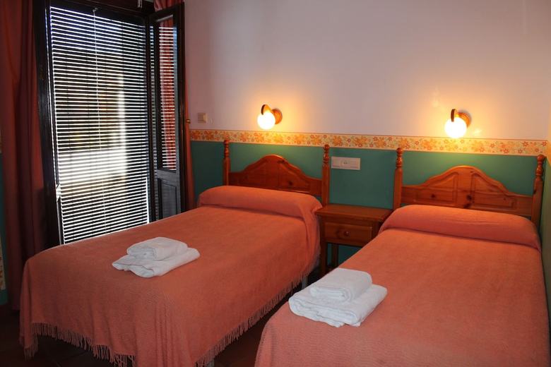 Hostal Y Apartamento Rural Los Naranjos