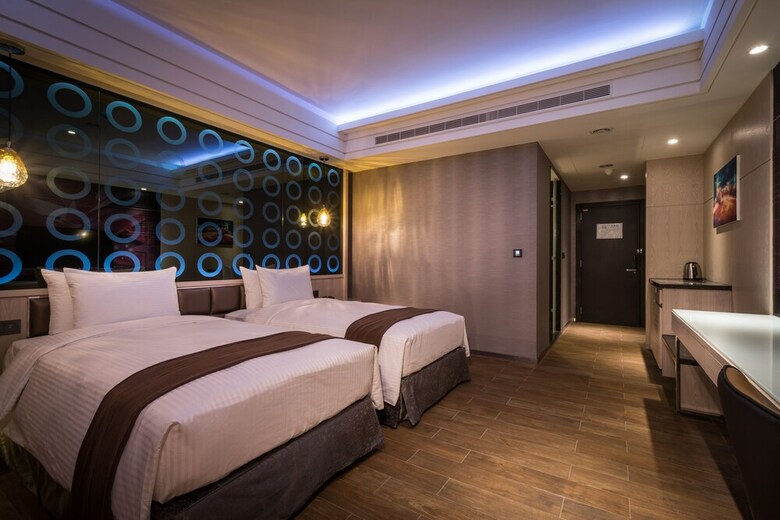 Moving Star Hotel