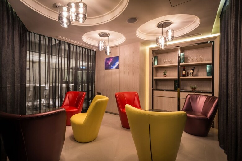 Moving Star Hotel