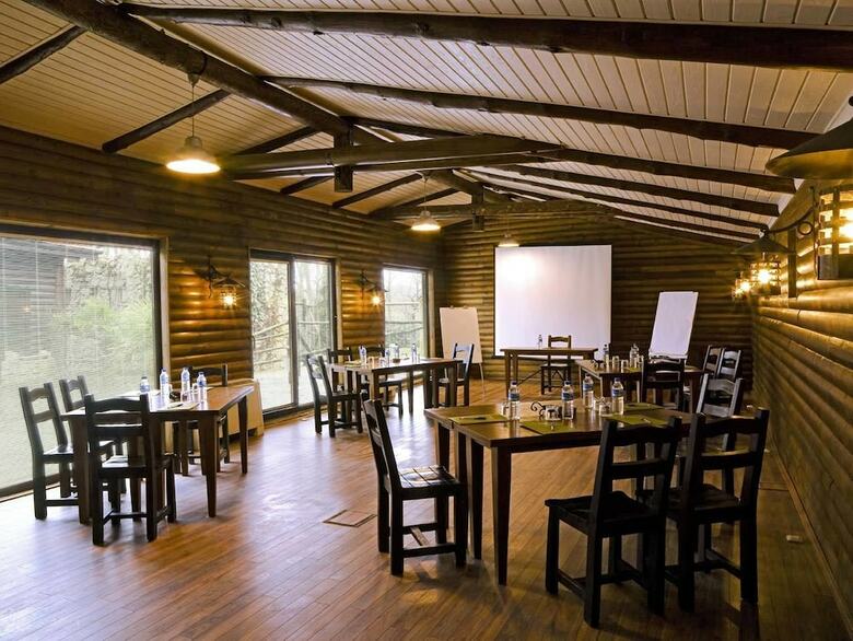 Hotel Village Park Resort And Spa Otel