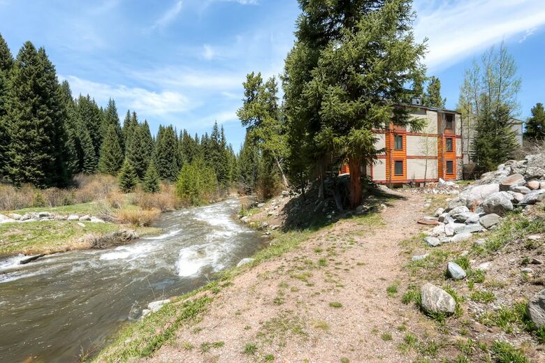 Tannenbaum Condominiums By Ski Country Resorts