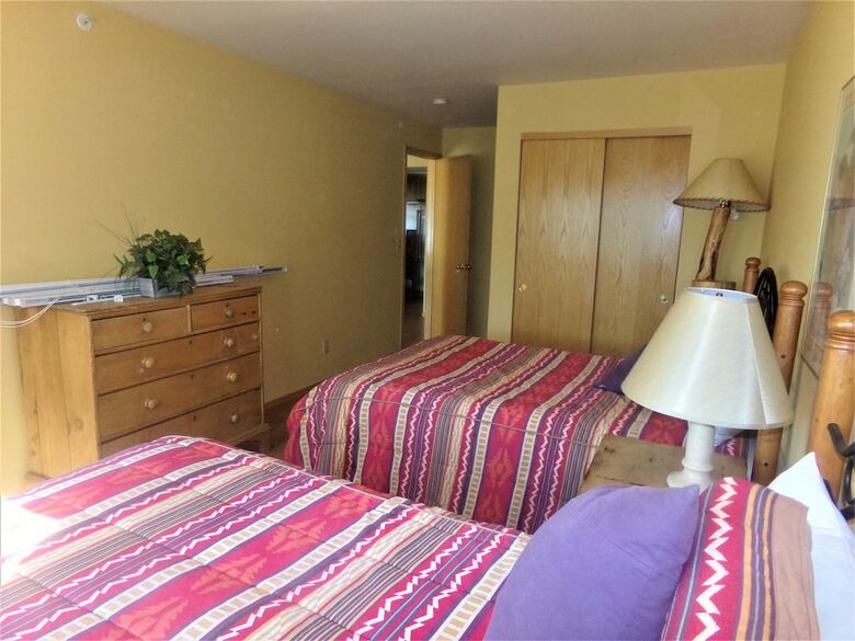 Lake Forest 2 Bed 2 Bath B