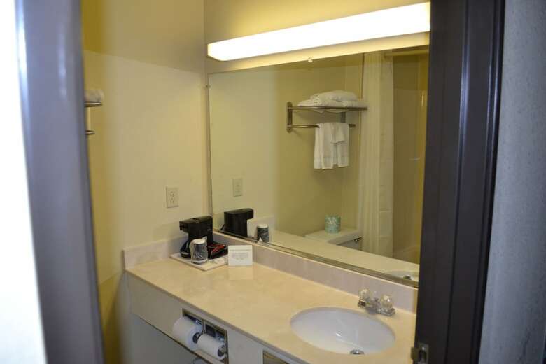 Hotel Countryside Inn & Suites Fremont