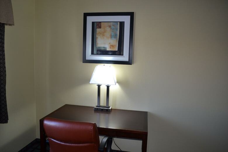 Hotel Countryside Inn & Suites Fremont