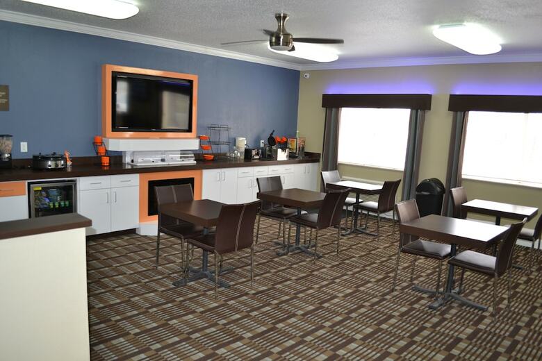 Hotel Countryside Inn & Suites Fremont