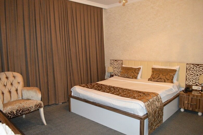 Paradise Hotel Baku