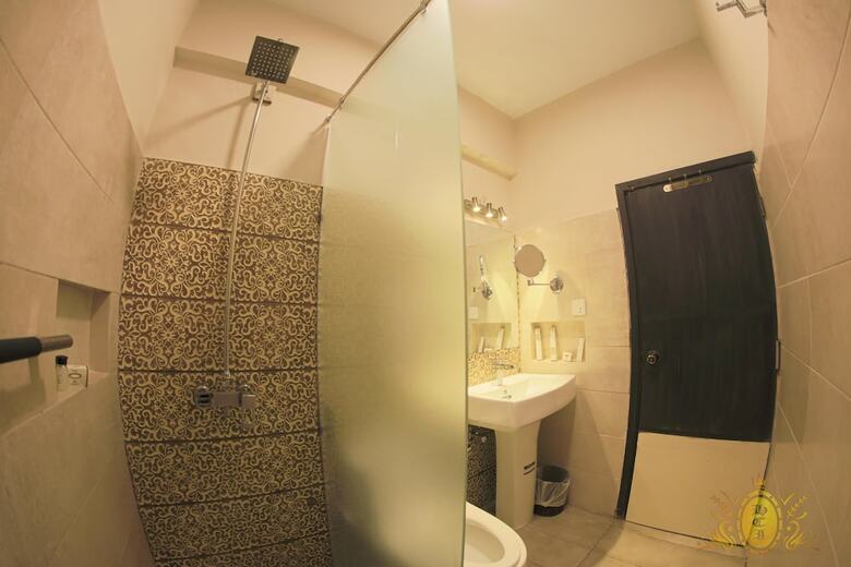 Hotel Crown Inn