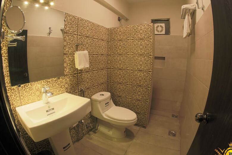 Hotel Crown Inn