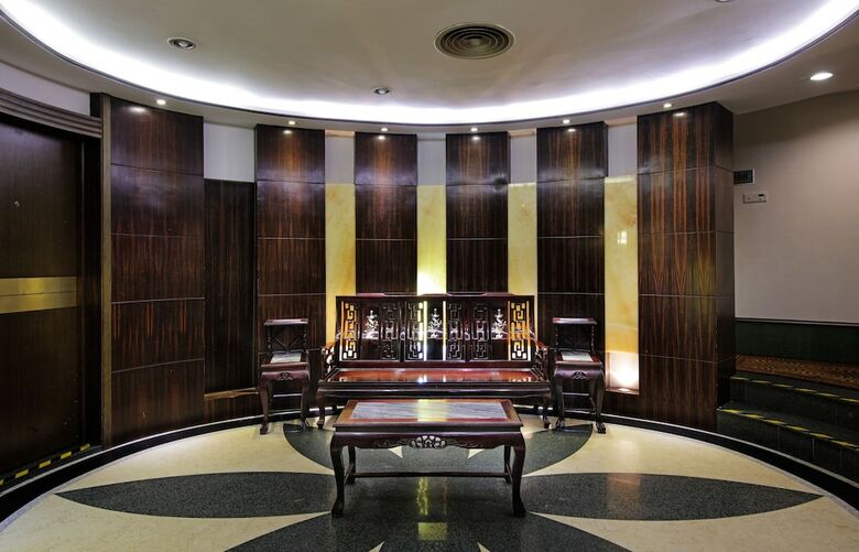 Xinhua Hotel