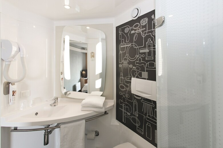 Hotel Ibis Avranches Baie Du Mont Saint Michel