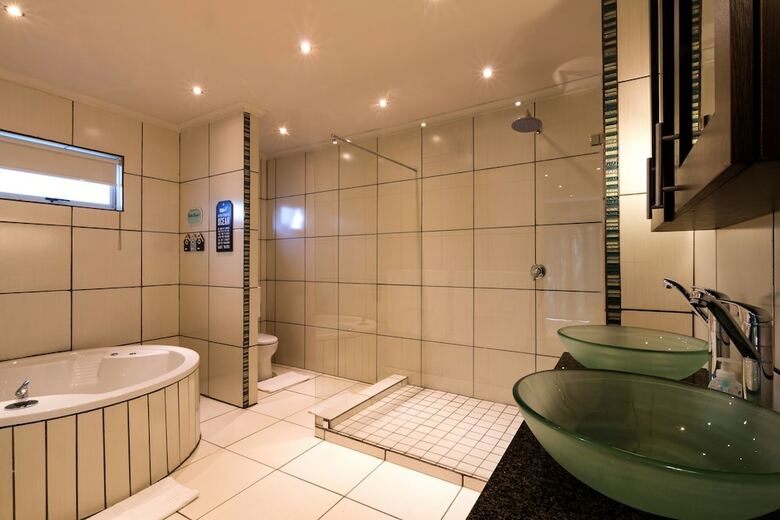 Hotel Cocomo Guesthouse, Spa And Conference Centre