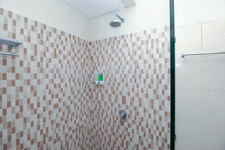 Hotel Airy Seminyak Petitenget Kuta Bali