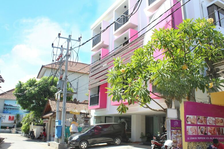 Hotel Airy Legian Troppo Zone 8 Kuta Bali