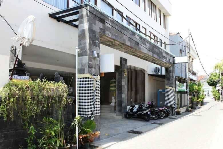 Hotel Airy Kuta Karang Tenget 15 Bali