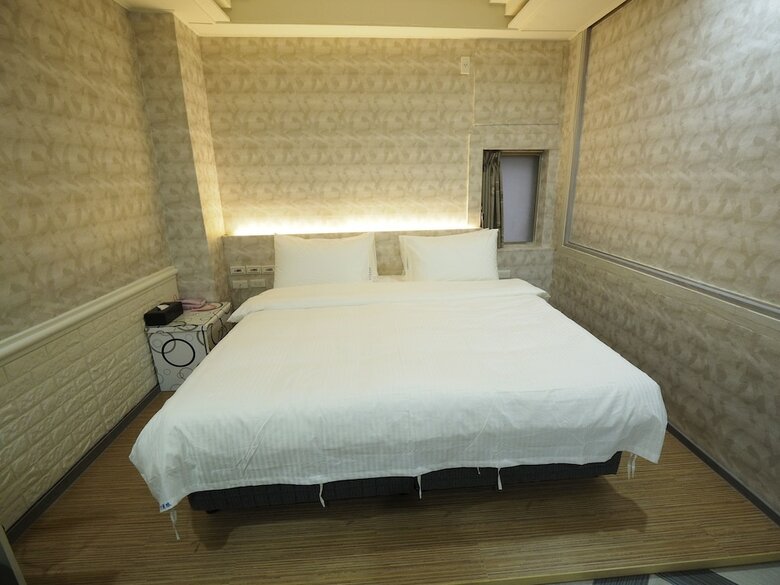 Heyue Hotel