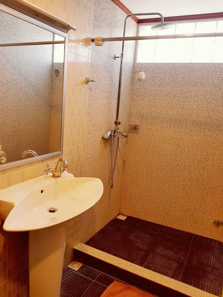 Thurizza Hotel