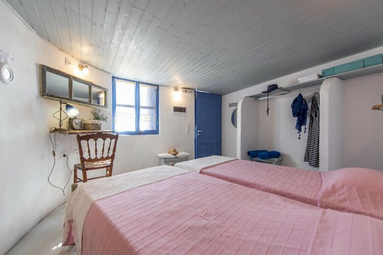 Bed & Breakfast Emmantina Houses