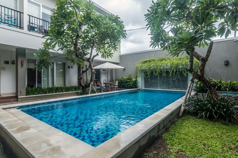Hotel Zen Rooms Seminyak Mertanadi
