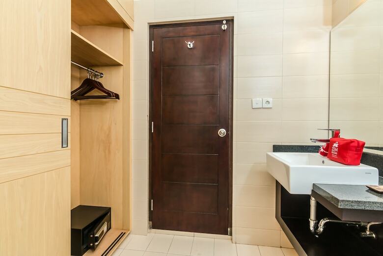 Hotel Zen Premium Seminyak Eka Laweya