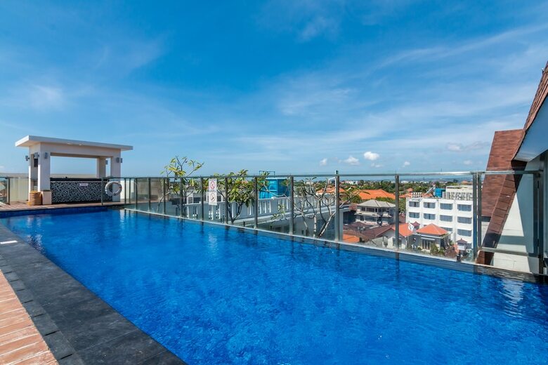 Hotel Zen Rooms Kuta Square Mall