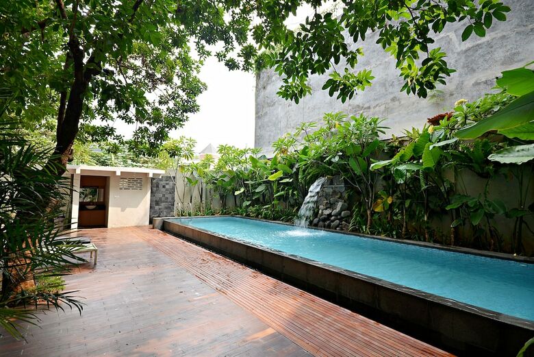 Hotel Zen Premium Kemang Pejaten