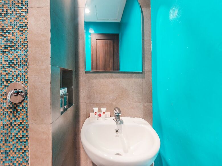 Capital O 1662 Ole Suites Hotel