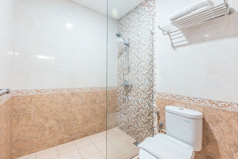 Capital O 1662 Ole Suites Hotel