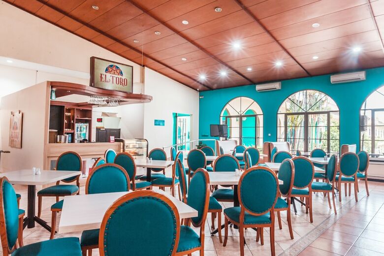 Capital O 1662 Ole Suites Hotel