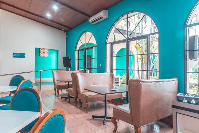 Capital O 1662 Ole Suites Hotel