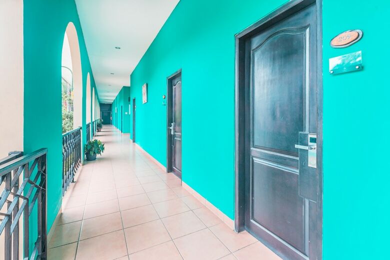 Capital O 1662 Ole Suites Hotel